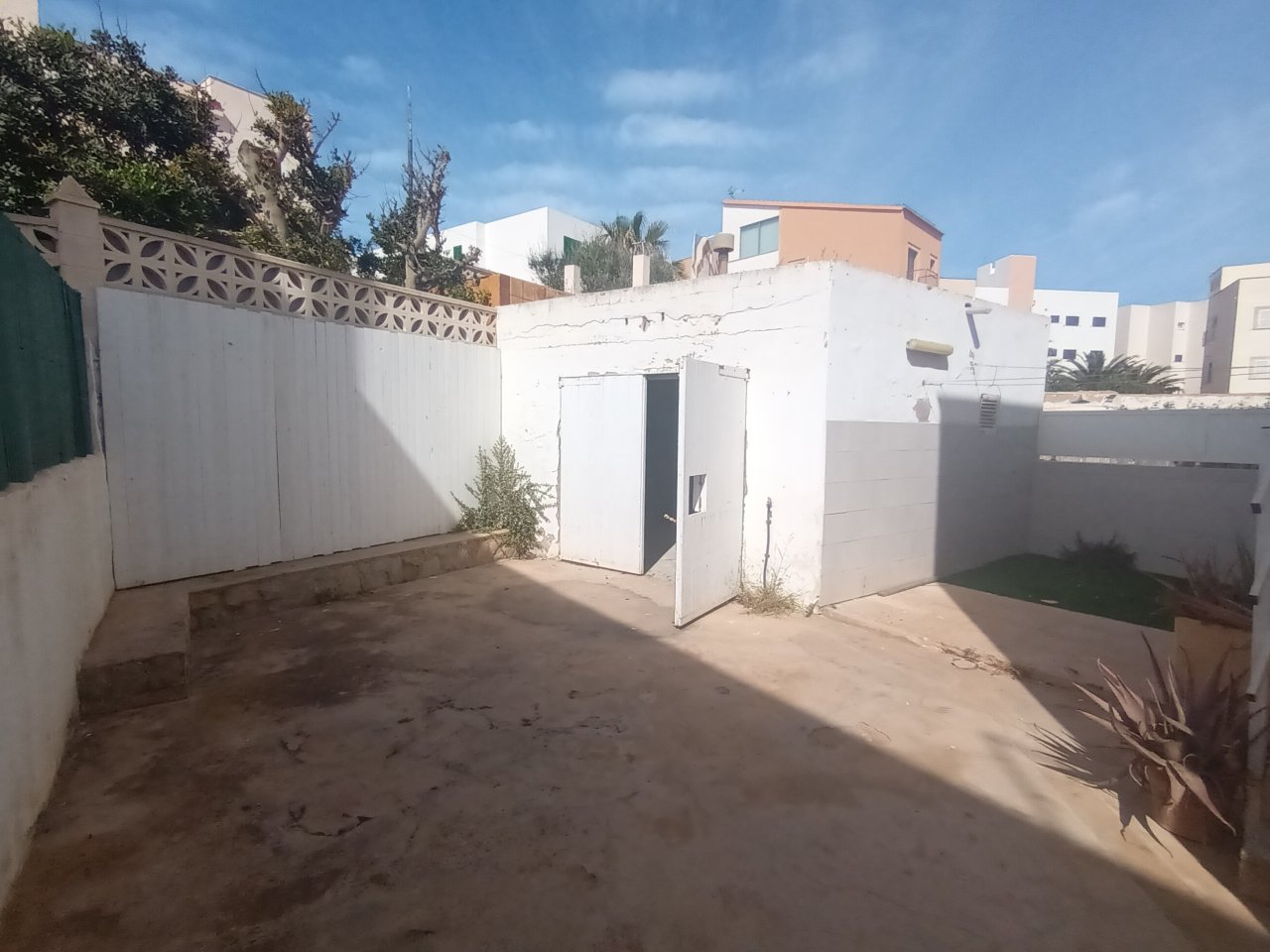 Furnished ground-floor apartment with terrace and AC; fireplace in Colonia St Jordi .-.. AP 160