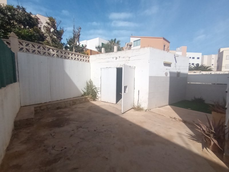 Furnished ground-floor apartment with terrace and AC; fireplace in Colonia St Jordi .-.. AP 160