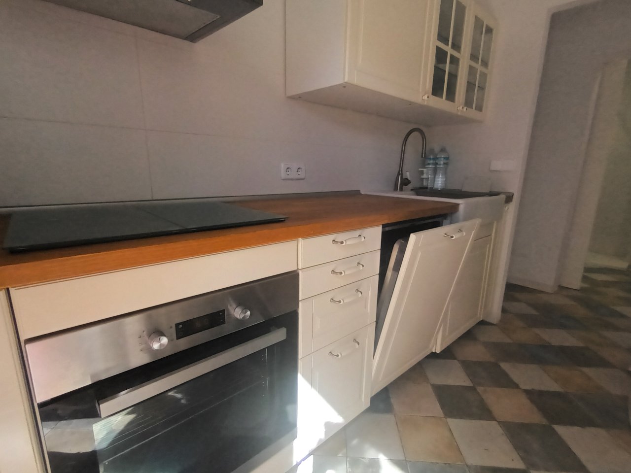 Furnished ground-floor apartment with terrace and AC; fireplace in Colonia St Jordi .-.. AP 160