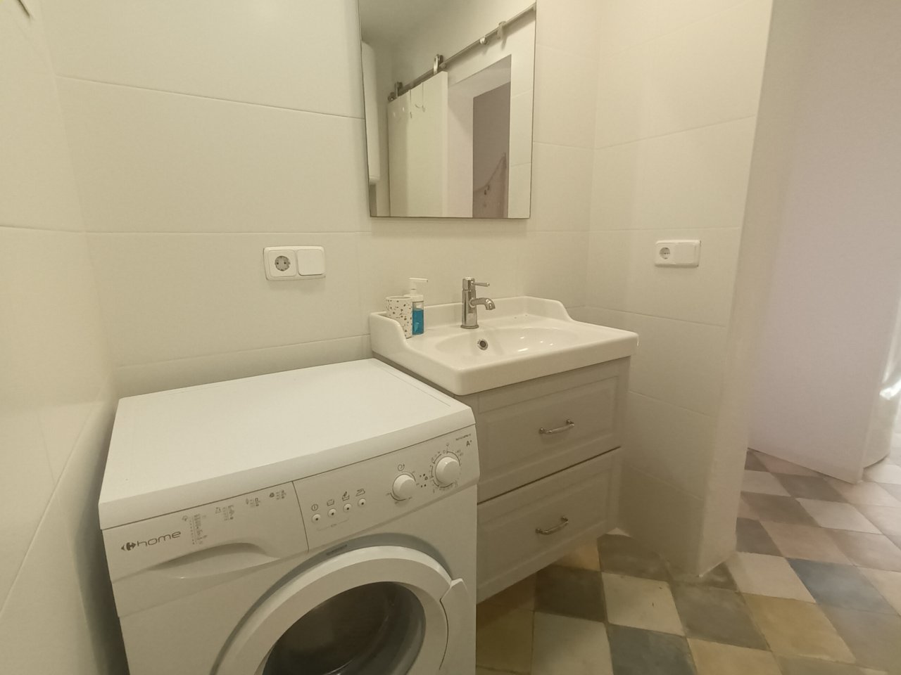 Furnished ground-floor apartment with terrace and AC; fireplace in Colonia St Jordi .-.. AP 160