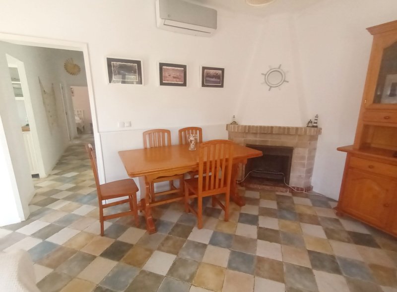Furnished ground-floor apartment with terrace and AC; fireplace in Colonia St Jordi .-.. AP 160