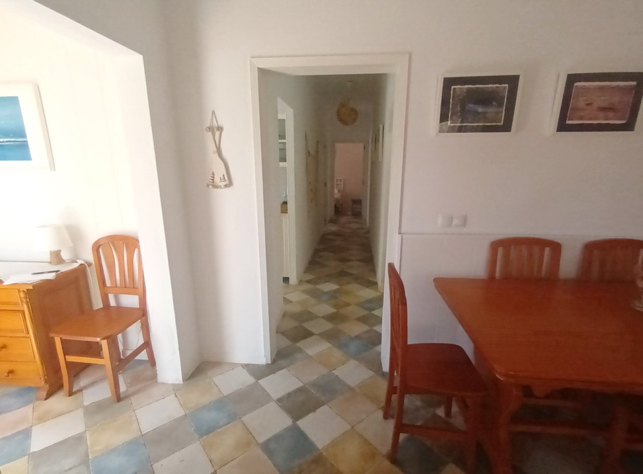 Furnished ground-floor apartment with terrace and AC; fireplace in Colonia St Jordi .-.. AP 160