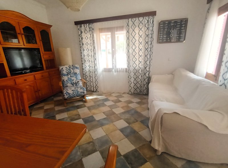 Furnished ground-floor apartment with terrace and AC; fireplace in Colonia St Jordi .-.. AP 160