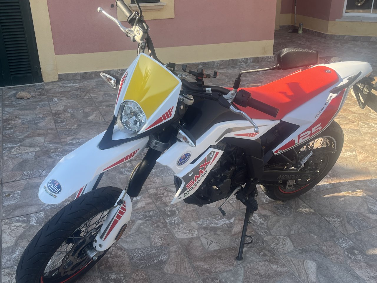 Mondial SMX 125