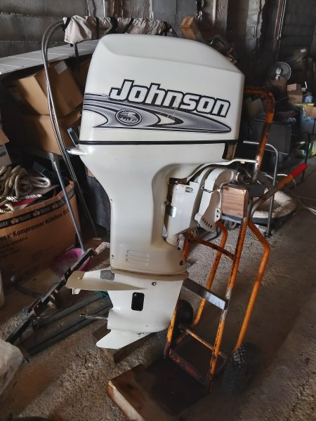 Motor Johnson 35 top