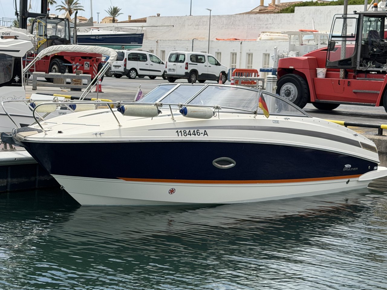Motorboot Bayliner 742