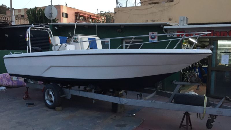 Lancha GLASTON Embarcacion 5, 90x210 Motor Honda 115CV 4 tiempos inyeccion. navega muy bien