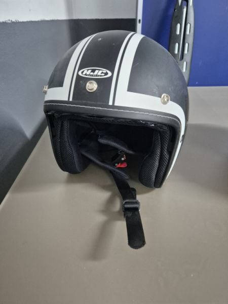 Motorcycle helmet