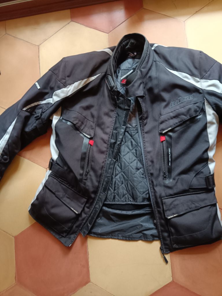 Motorcycle jacket