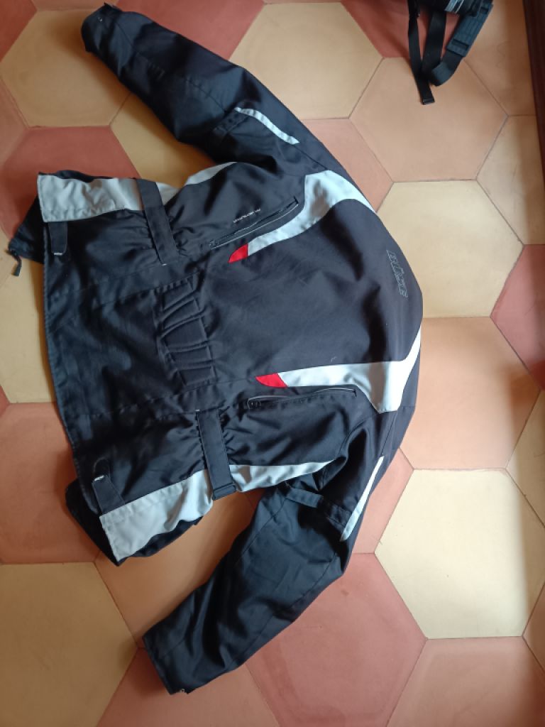 Motorcycle jacket