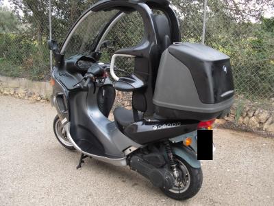 Motorcycling without a helmet BMW C1