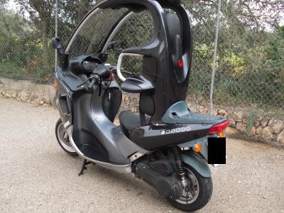 Motorcycling without a helmet BMW C1