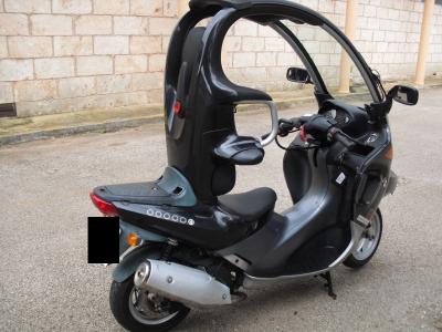 Motorcycling without a helmet BMW C1