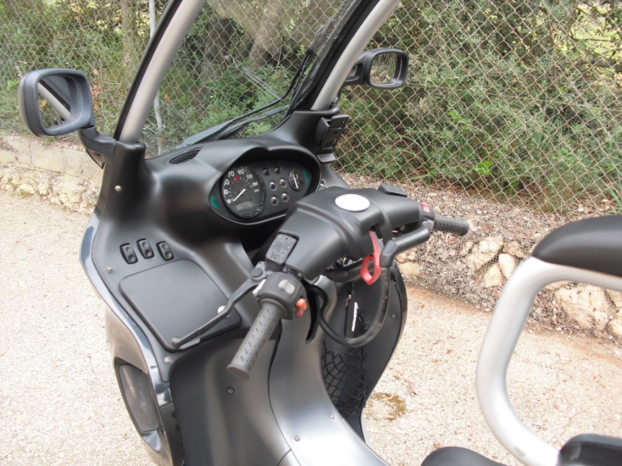 Motorcycling without a helmet BMW C1