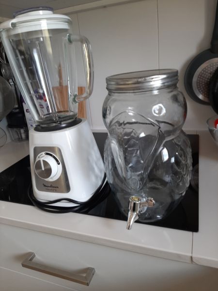 Moulinex countertop blender LM4351 Blendforce plus free beverage dispenser included