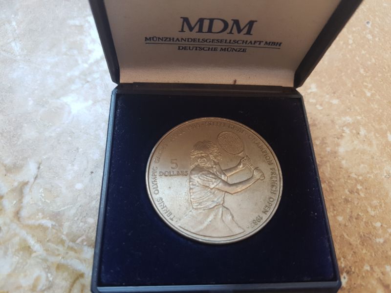 Münze: Niue 5 Dollar 1987 "Steffi Graf - 1988 Olympics - Seoul"