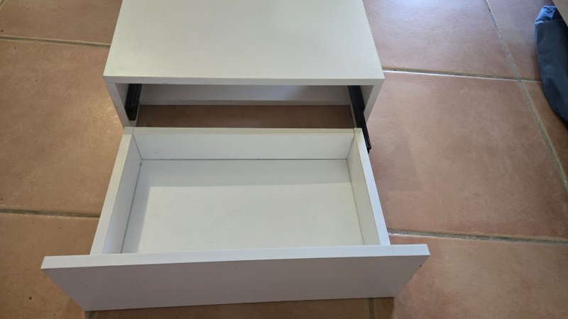 Mesitas de noche blancas flotantes | Para recogida en Cala Millor