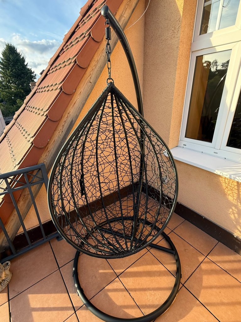 Nagelneuer HängeEggchair  innen & außen nutzbar!