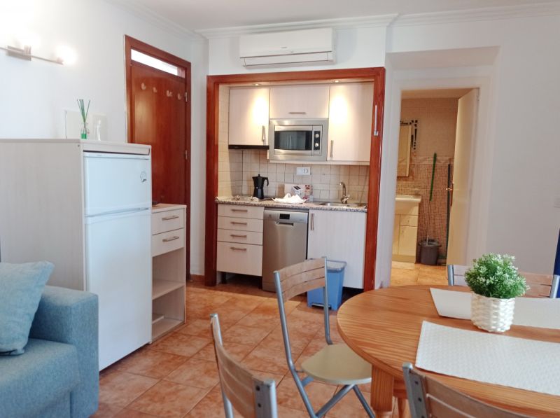 Nice apartment right on Cala Ferrera -- AP 10