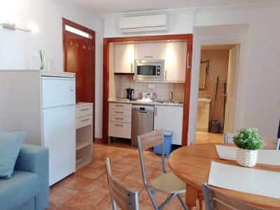 Nice apartment right on Cala Ferrera -- AP 10