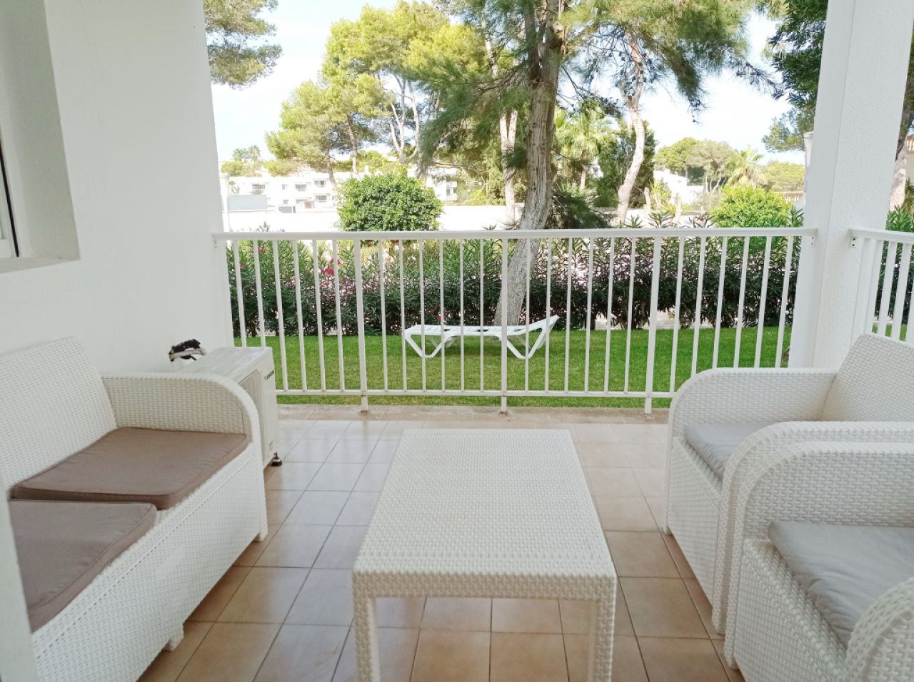 Nice apartment right on Cala Ferrera -- AP 10