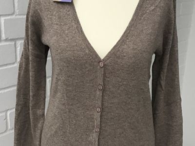 NEU! Edle Strickjacke Cardigan ASSUILI Italy, Gr.M, Cashmere Seide