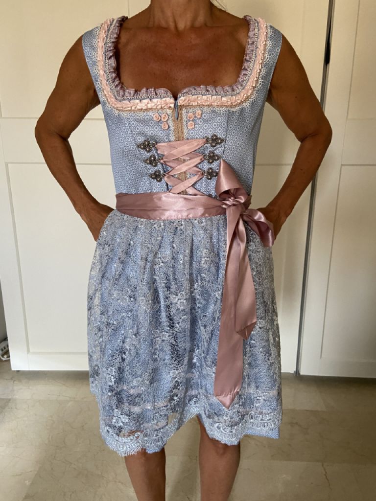 New KRÜGER Dirndl Size 42 Traditional Costume Embroidery