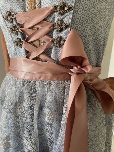 Neu KRÜGER Dirndl Größe 42 Tracht Stickerei