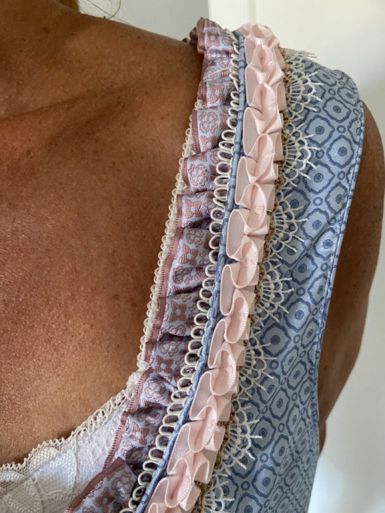 Neu KRÜGER Dirndl Größe 42 Tracht Stickerei