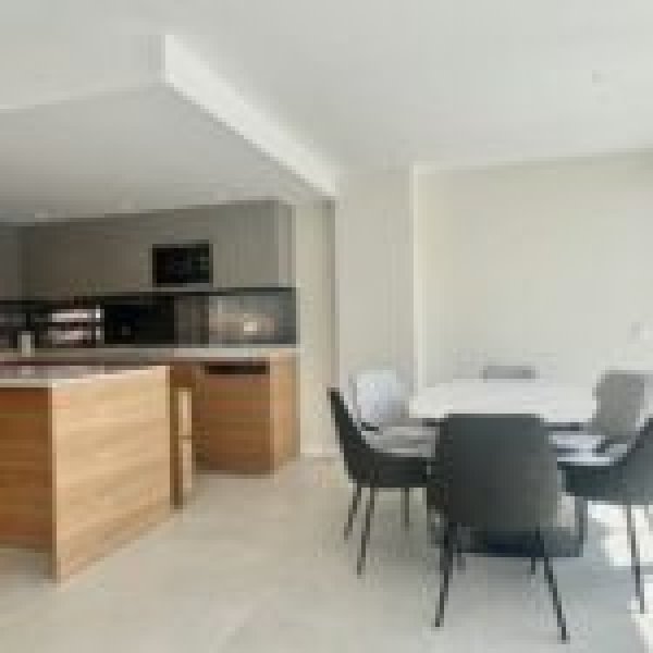 Apartamento recién reformado en el puerto de Portals