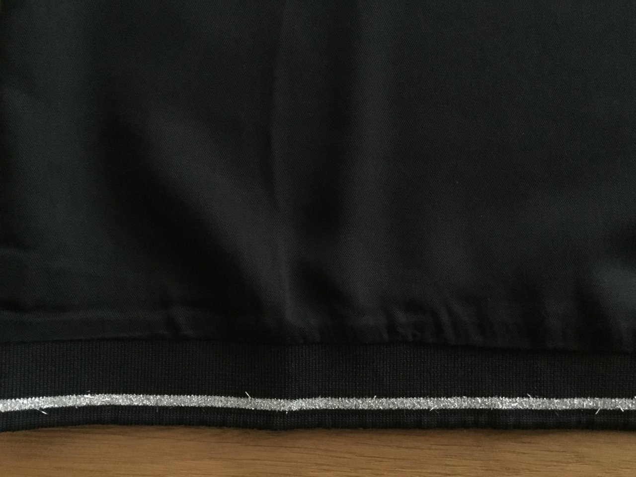 NEU! Schönes Shirt von STREET ONE, Gr.34/36, Schwarz/ Silber NEU!