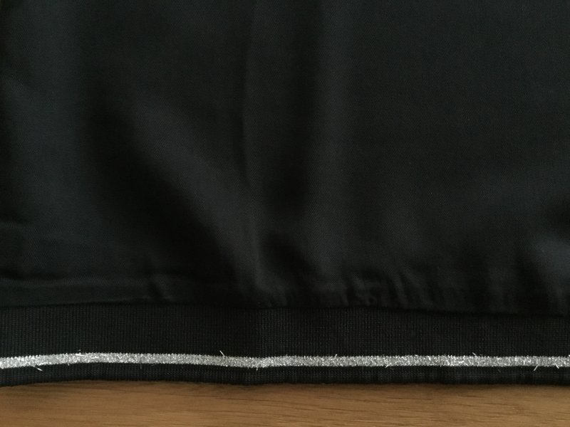 NEU! Schönes Shirt von STREET ONE, Gr.34/36, Schwarz/ Silber NEU!