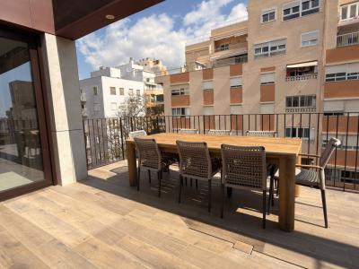 Neubau-Dachgeschosswohnung in Santa Catalina