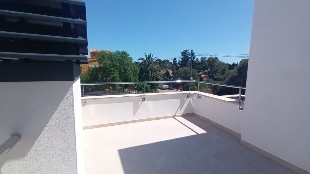 Chalet de nueva construcción con todas las comodidades y piscina en Cala Santanyí -- CH 21