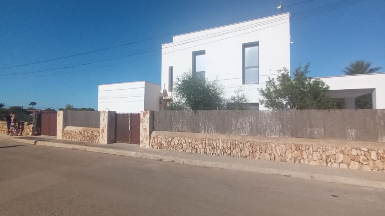 Chalet de nueva construcción con todas las comodidades y piscina en Cala Santanyí -- CH 21