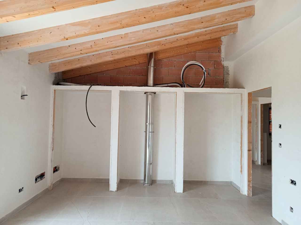 Neubaufinca auf 2 Etagen mit allen Extras zwischen LLombards und Leuchtturm S Salines -- F 13 VK