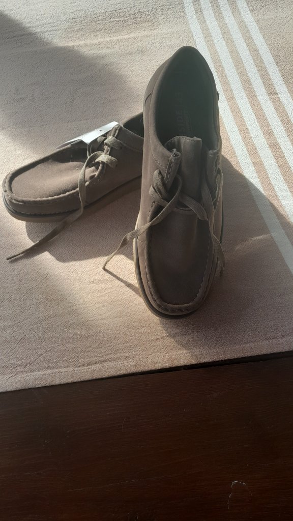 Nuevos zapatos de hombre marrones, talla 43 disponibles