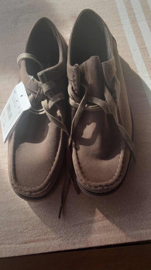 New brown men's shoes, size 43 available