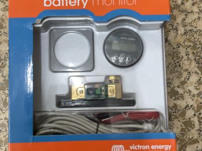 neuer Batteriemonitor victron energy BMV 700 Retail