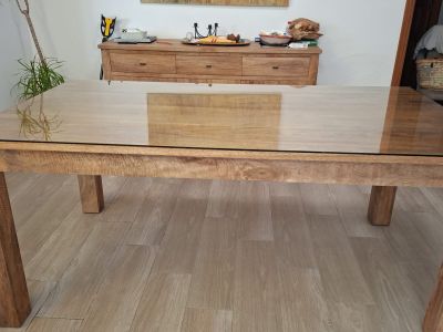 Neuer Esstisch aus Teka günstig abzugeben