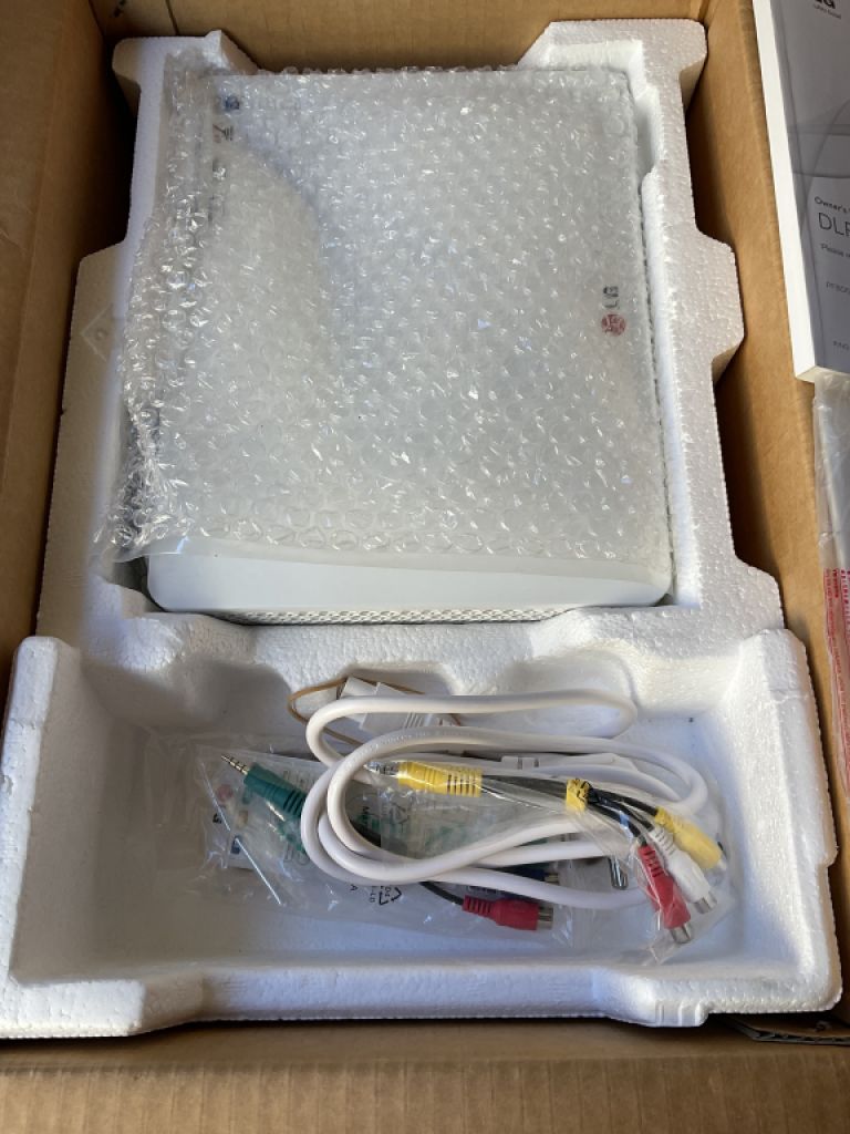 neuer LG DPL Projektor PF80G