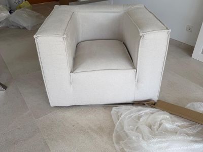 Neuer moderner Lounge Sessel beige