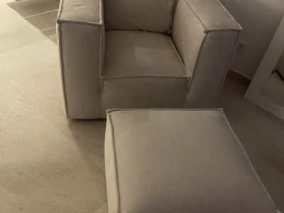 Neuer moderner Lounge Sessel beige