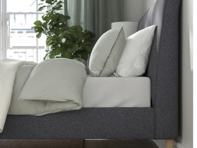 Neues Queensize-Bett-Set