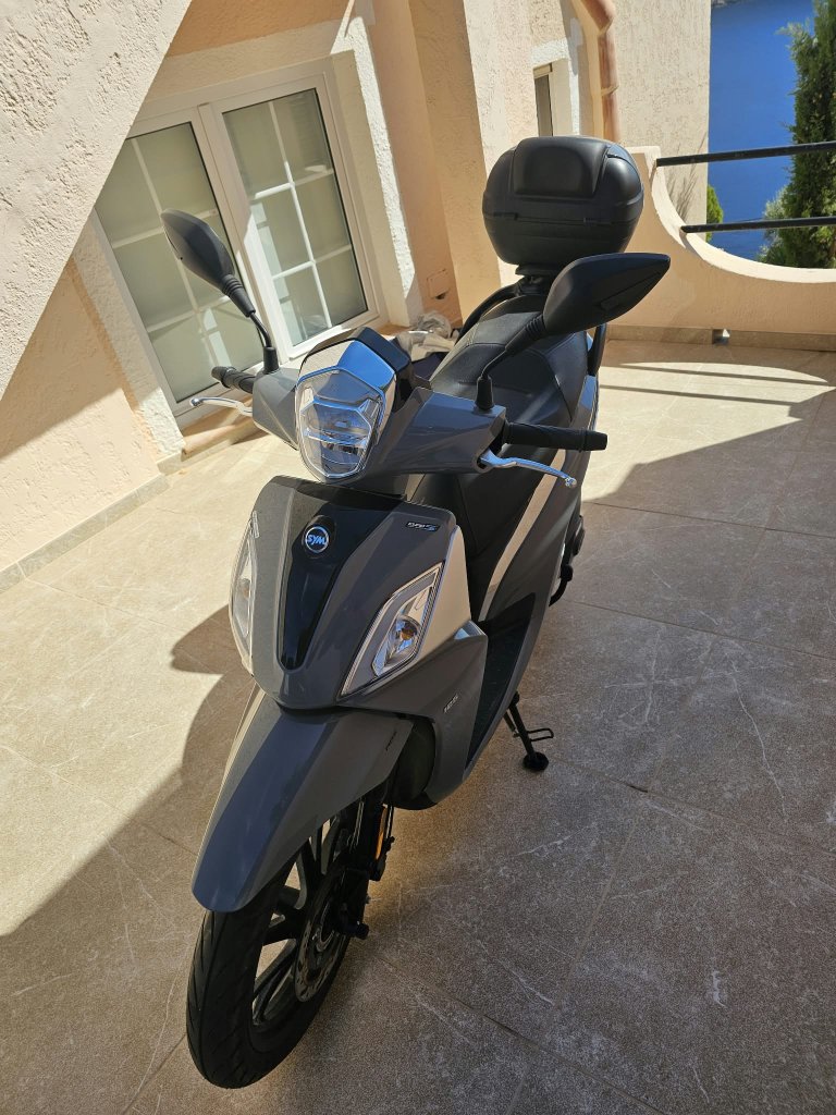 Like-new SYM Symphony ST 125cc scooter for sale