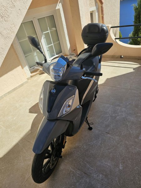 Like-new SYM Symphony ST 125cc scooter for sale