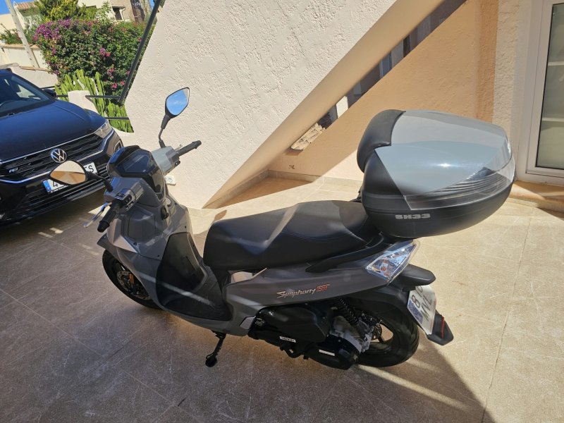 Like-new SYM Symphony ST 125cc scooter for sale