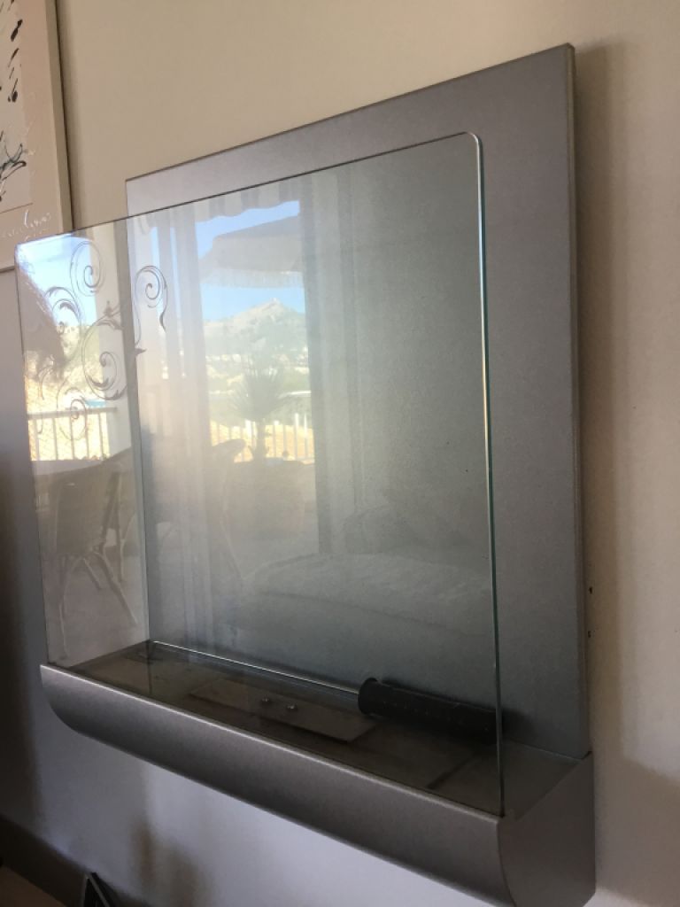 Chimenea de pared casi nueva