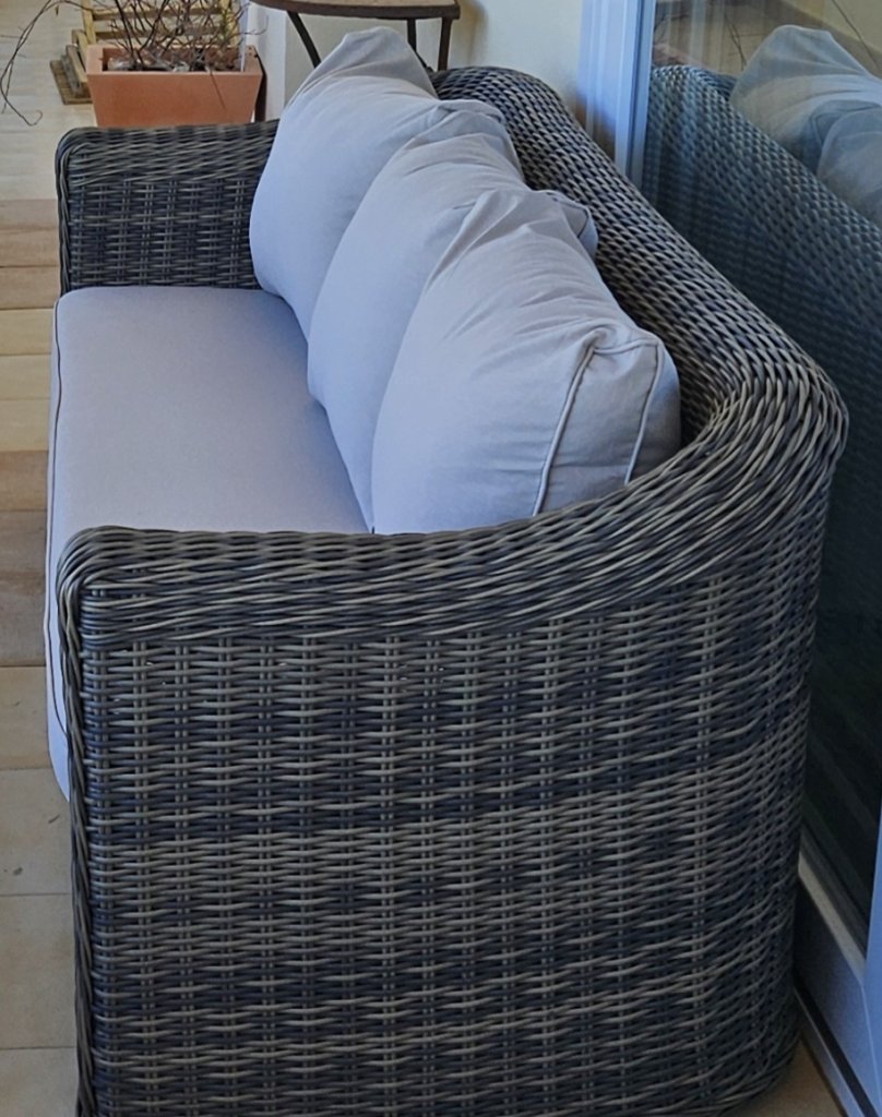 Neuwertiges 3-Sitzer Sofa aus Polyrattan zu verkaufen!