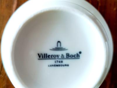 Like-new café set made of high-quality hand-painted ceramic